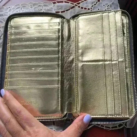 Danier leather wallet - Picture 3 of 8